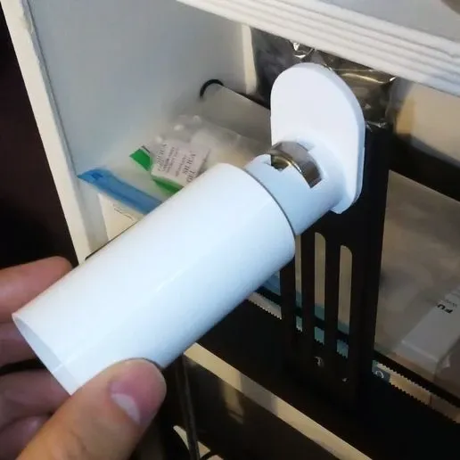  Presentation image of the printable 3D model: Universal filament holder for Ender with Bearing 100% PLA.