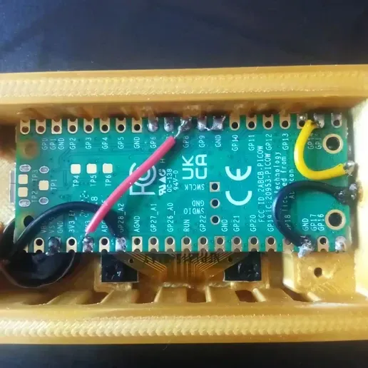 Presentation image of the printable 3D model: Fallout Pipboy functional and original! Pipboy Pocket (easy assembly + tutorial)
